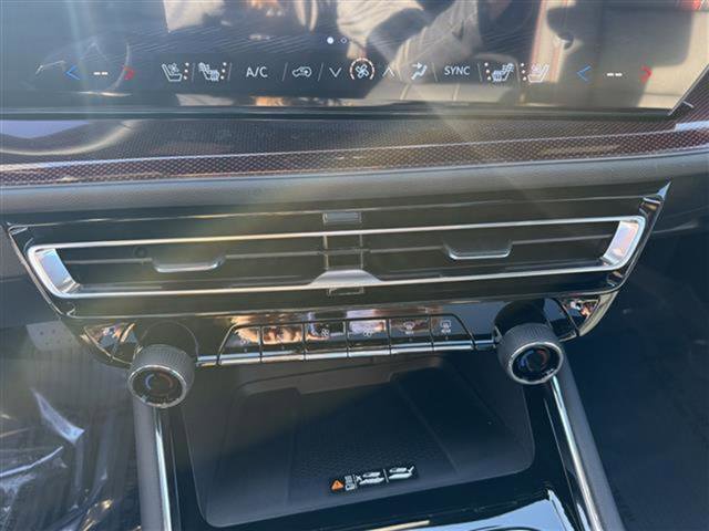 New 2026 Chevrolet Traverse RS w/ LPO, Floor Liner Package image 23