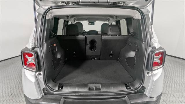 Used 2020 Jeep Renegade Limited AWD/4WD image 18