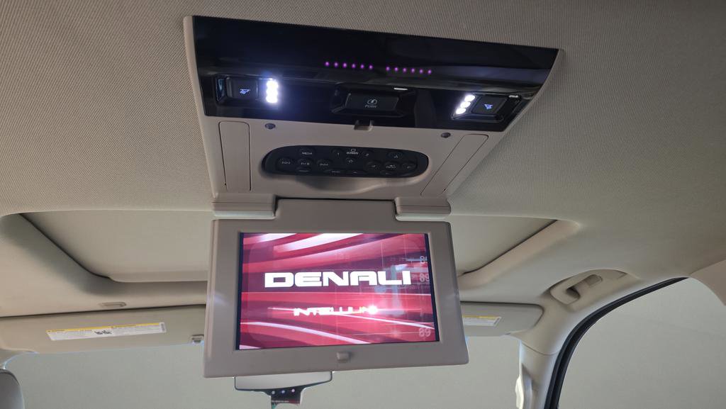 Used 2016 GMC Yukon Denali w/ Open Road Package image 18