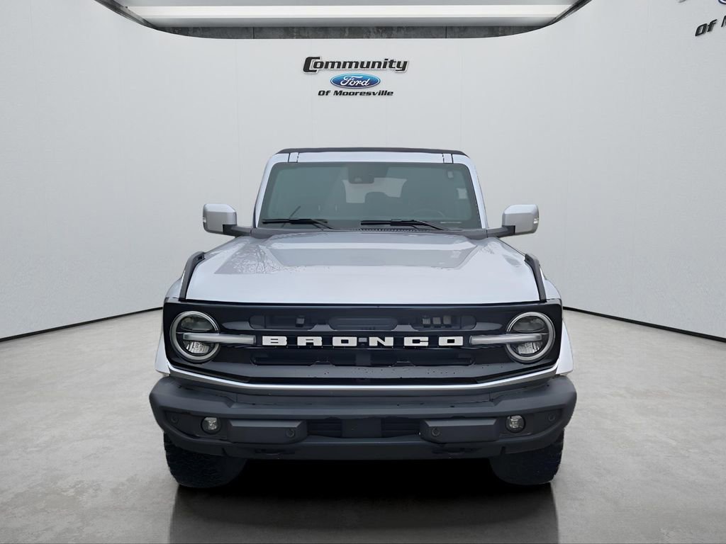 Used 2022 Ford Bronco Outer Banks image 2