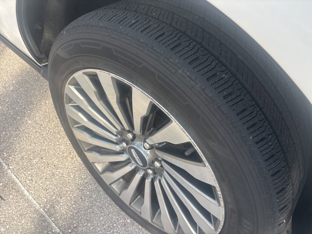 Used 2019 Lincoln Navigator L Reserve AWD/4WD image 10