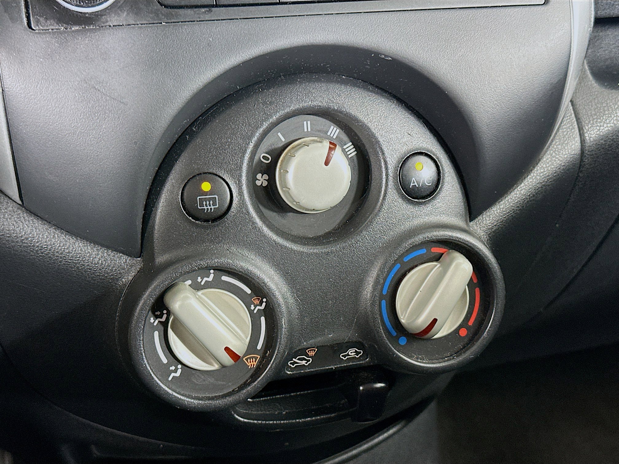 Used 2014 Nissan Versa Note S image 22