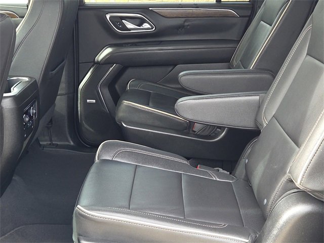Used 2023 Chevrolet Suburban Premier image 15