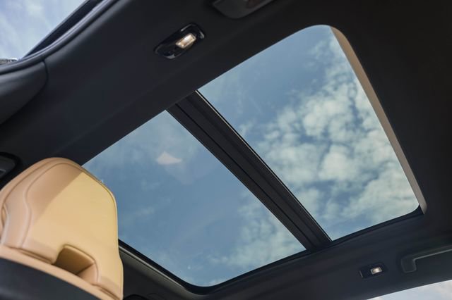 Certified 2023 Volvo S90 B6 Ultimate w/ Protection Package image 32