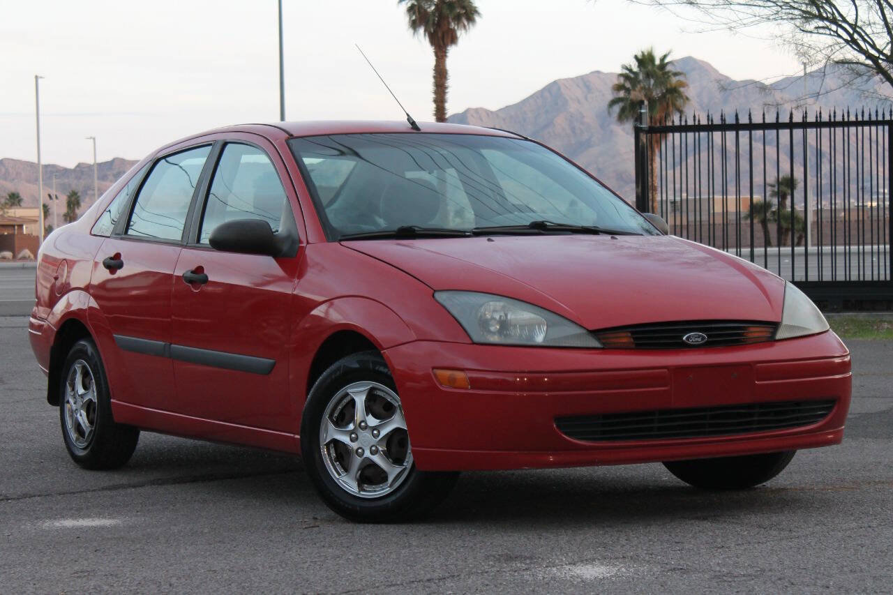 Used 2004 Ford Focus LX FWD image 2