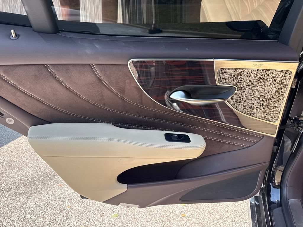 Used 2018 Lexus LS 500 AWD w/ Interior Upgrade Package image 29