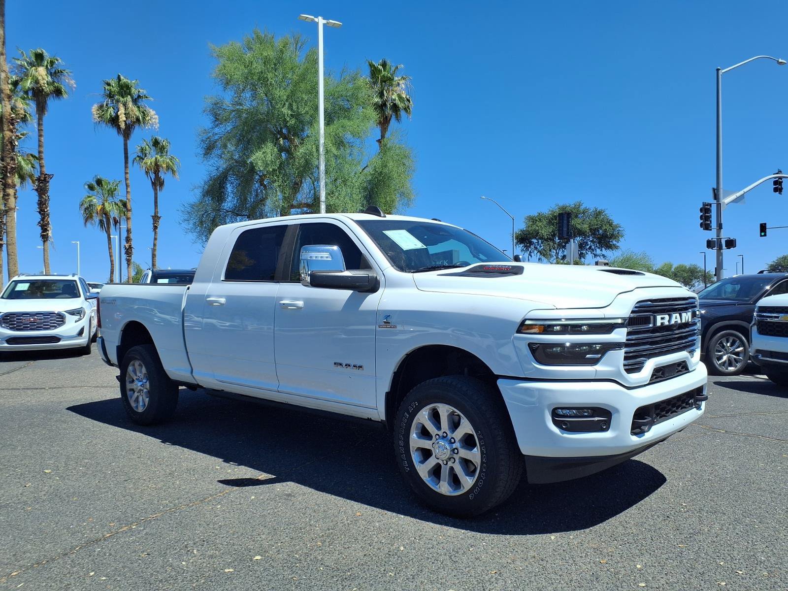 Used 2025 RAM 3500 Laramie AWD/4WD image 3