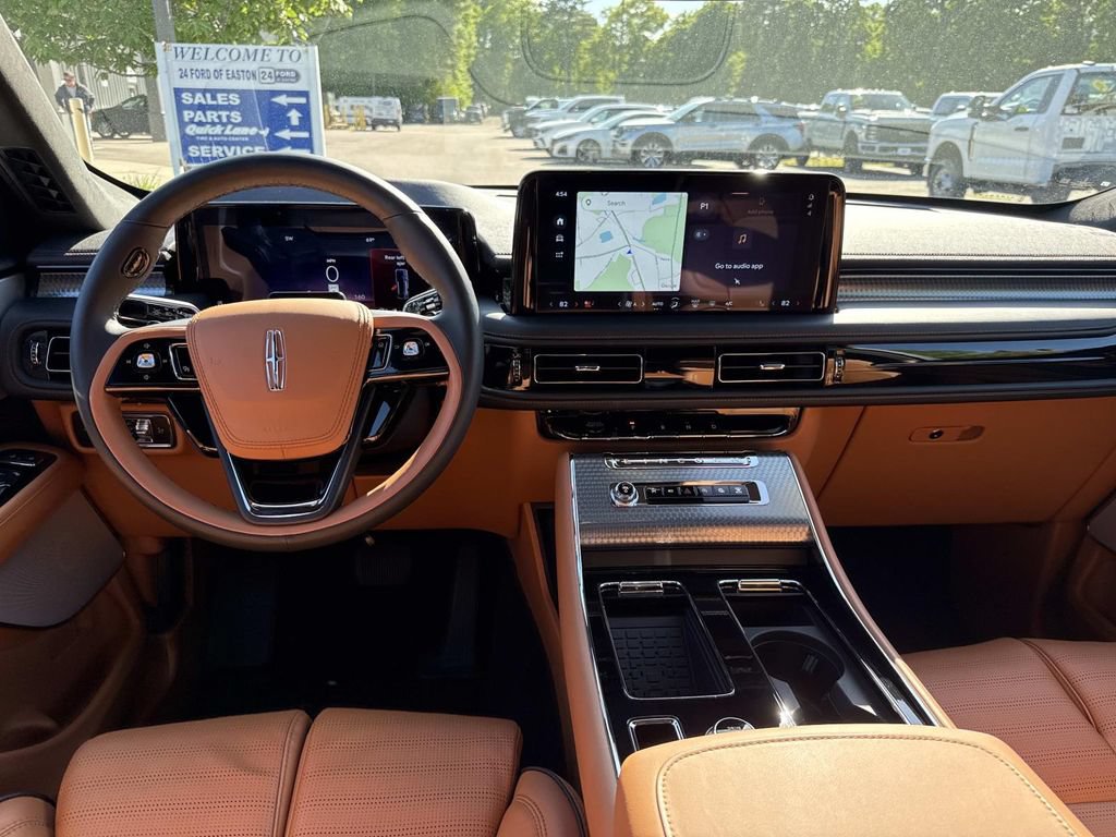 Used 2025 Lincoln Aviator Black Label AWD/4WD image 14