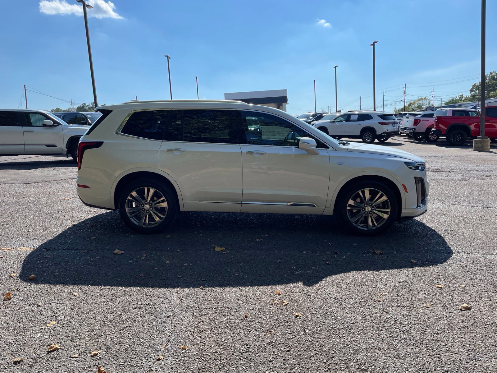 Used 2024 Cadillac XT6 Premium Luxury FWD image 7