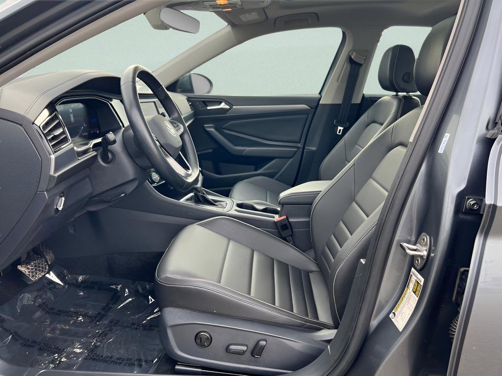 Used 2024 Volkswagen Jetta SE image 8