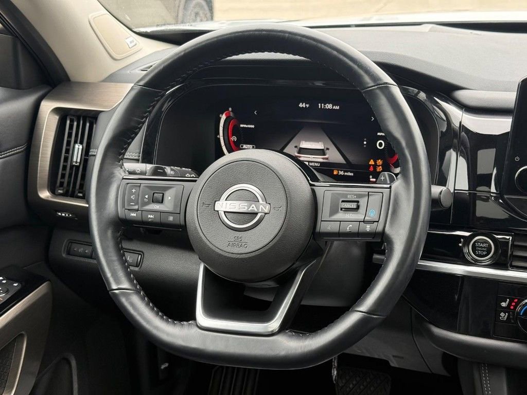 Used 2023 Nissan Pathfinder Platinum AWD/4WD image 19