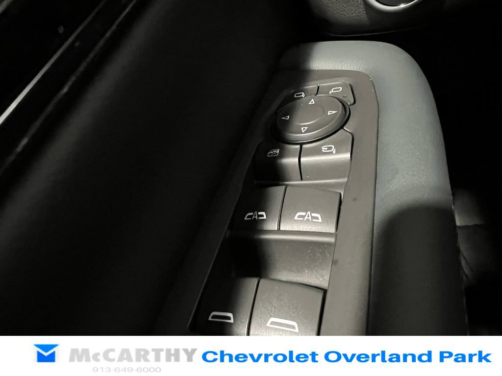 Used 2025 GMC Yukon AT4 w/ AT4 Premium Plus Package AWD/4WD image 15