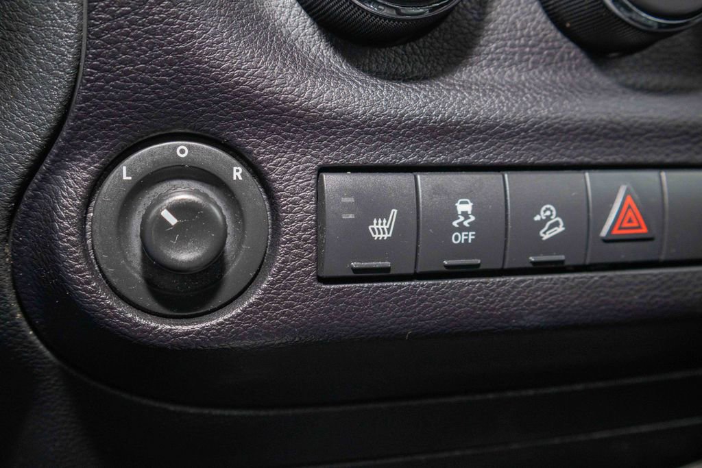 Used 2018 Jeep Wrangler Unlimited Rubicon w/ Cold Weather Group image 19