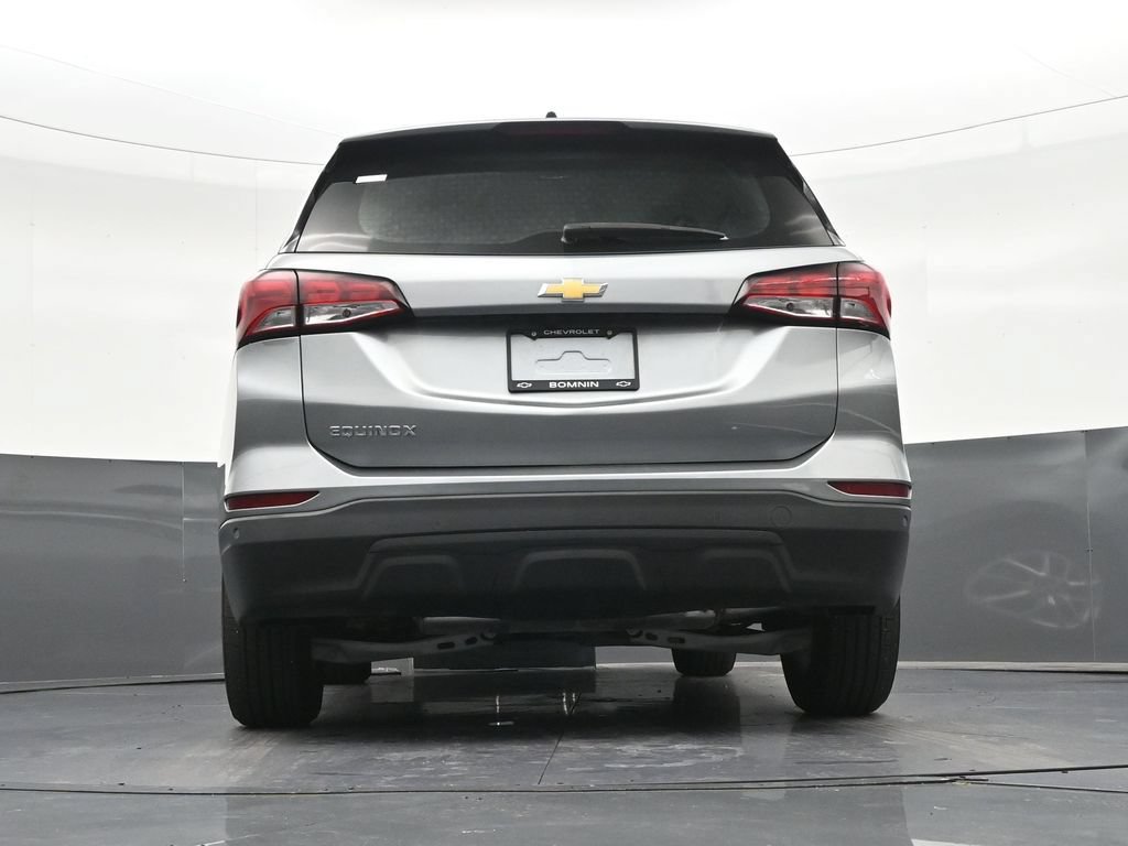 Used 2024 Chevrolet Equinox LS w/ Driver Confidence II Package FWD image 26
