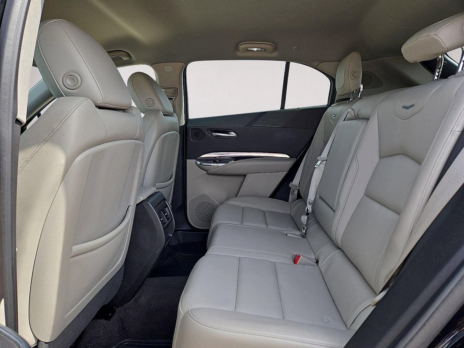 Used 2023 Cadillac XT4 Luxury FWD image 16