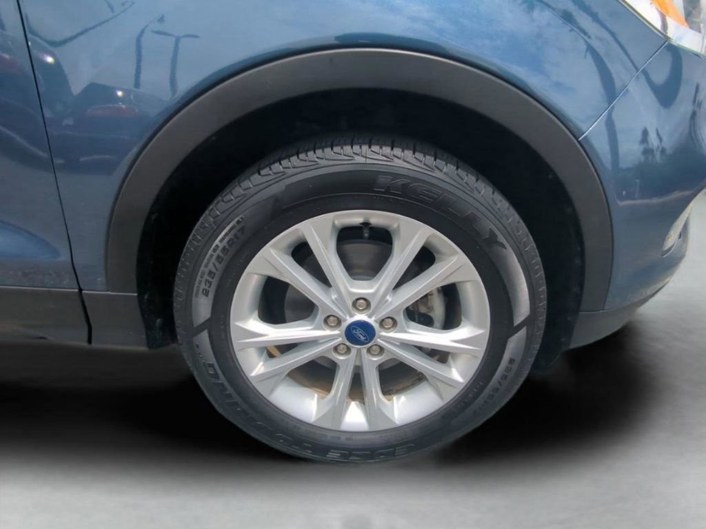 Used 2018 Ford Escape SEL w/ Ford Safe & Smart Package image 25