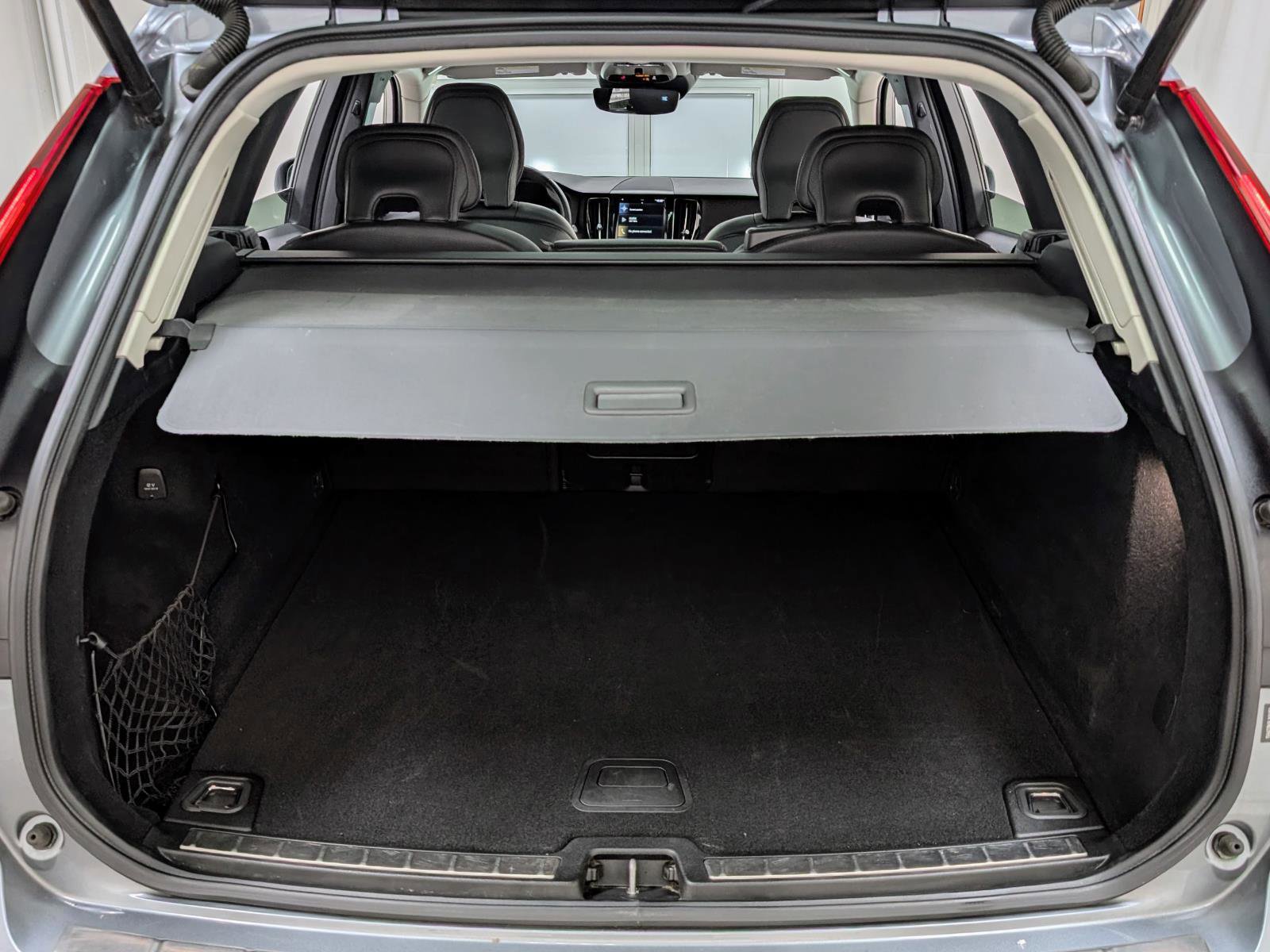 Used 2020 Volvo XC60 T6 Momentum AWD/4WD image 20