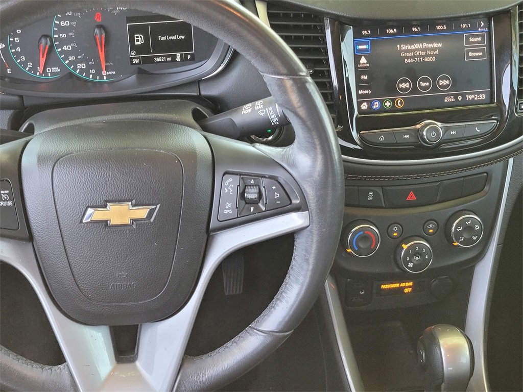 Used 2022 Chevrolet Trax LT w/ Midnight Edition image 13