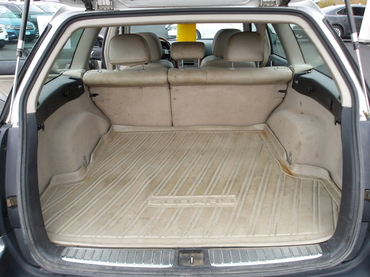 Used 2005 Subaru Outback 3.0R Limited image 11