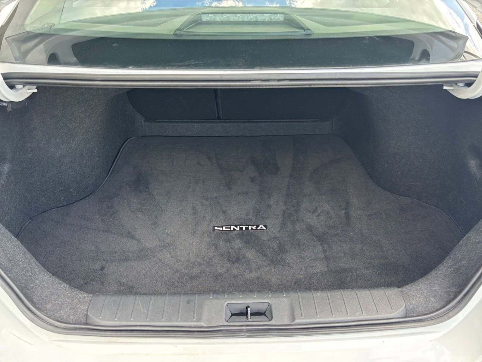 Used 2025 Nissan Sentra SV FWD image 29