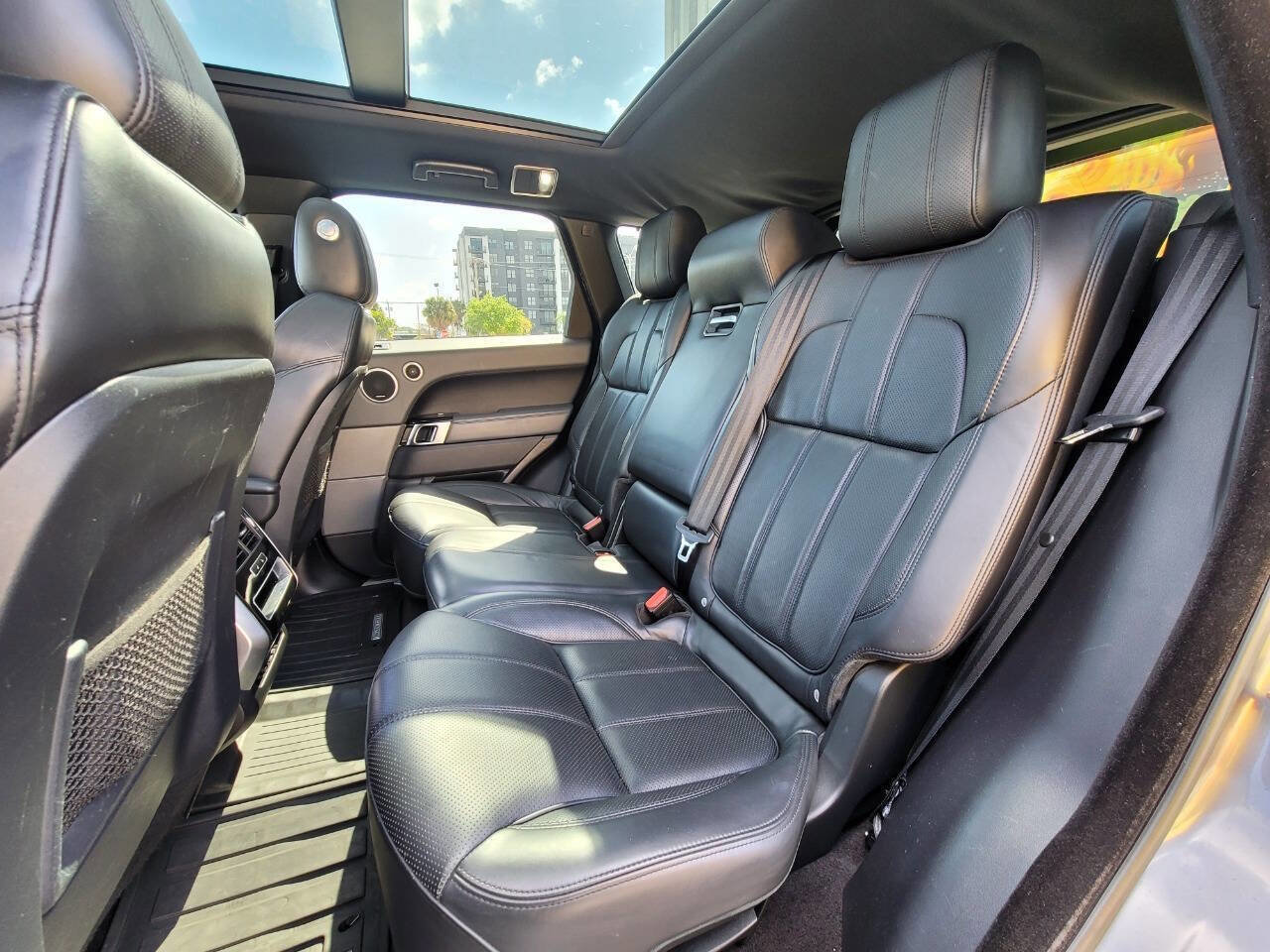 Used 2015 Land Rover Range Rover Sport Supercharged image 11