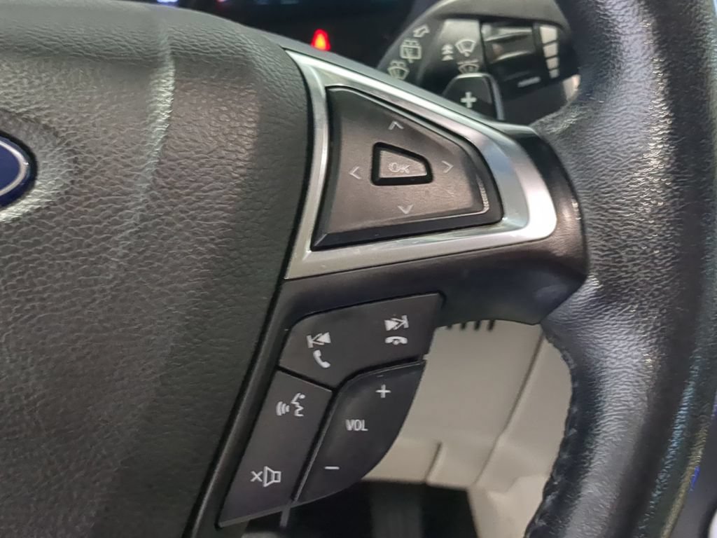 Used 2018 Ford Edge Titanium w/ Equipment Group 301A AWD/4WD image 24