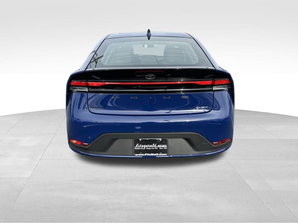 Used 2025 Toyota Prius LE image 6