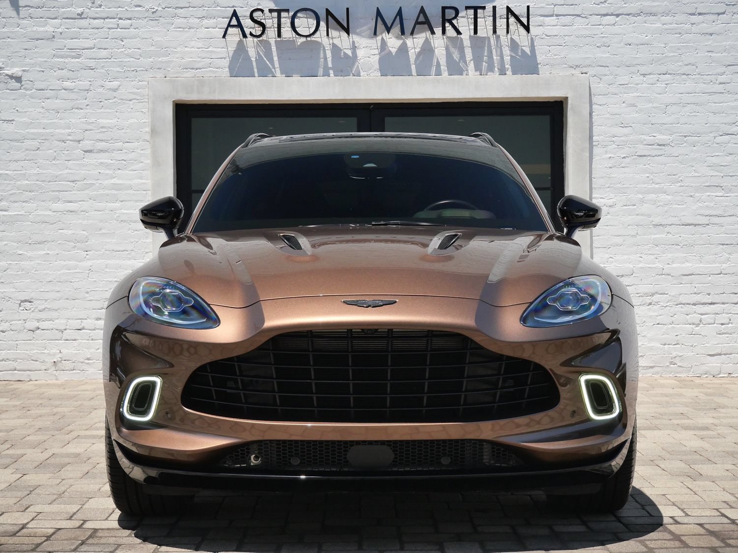 Used 2024 Aston Martin DBX AWD/4WD image 7