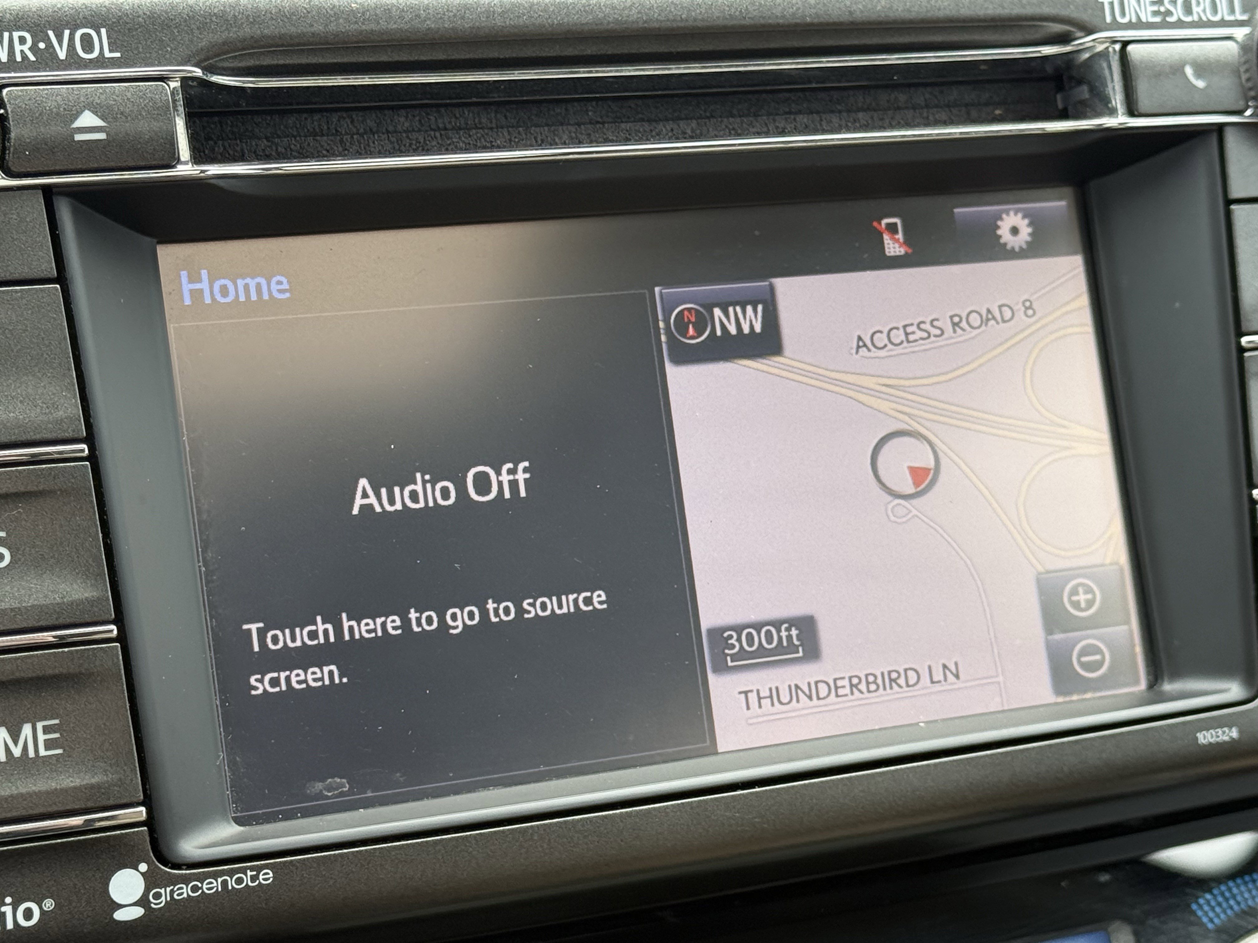 Used 2014 Toyota RAV4 Limited w/ Technology Package image 21