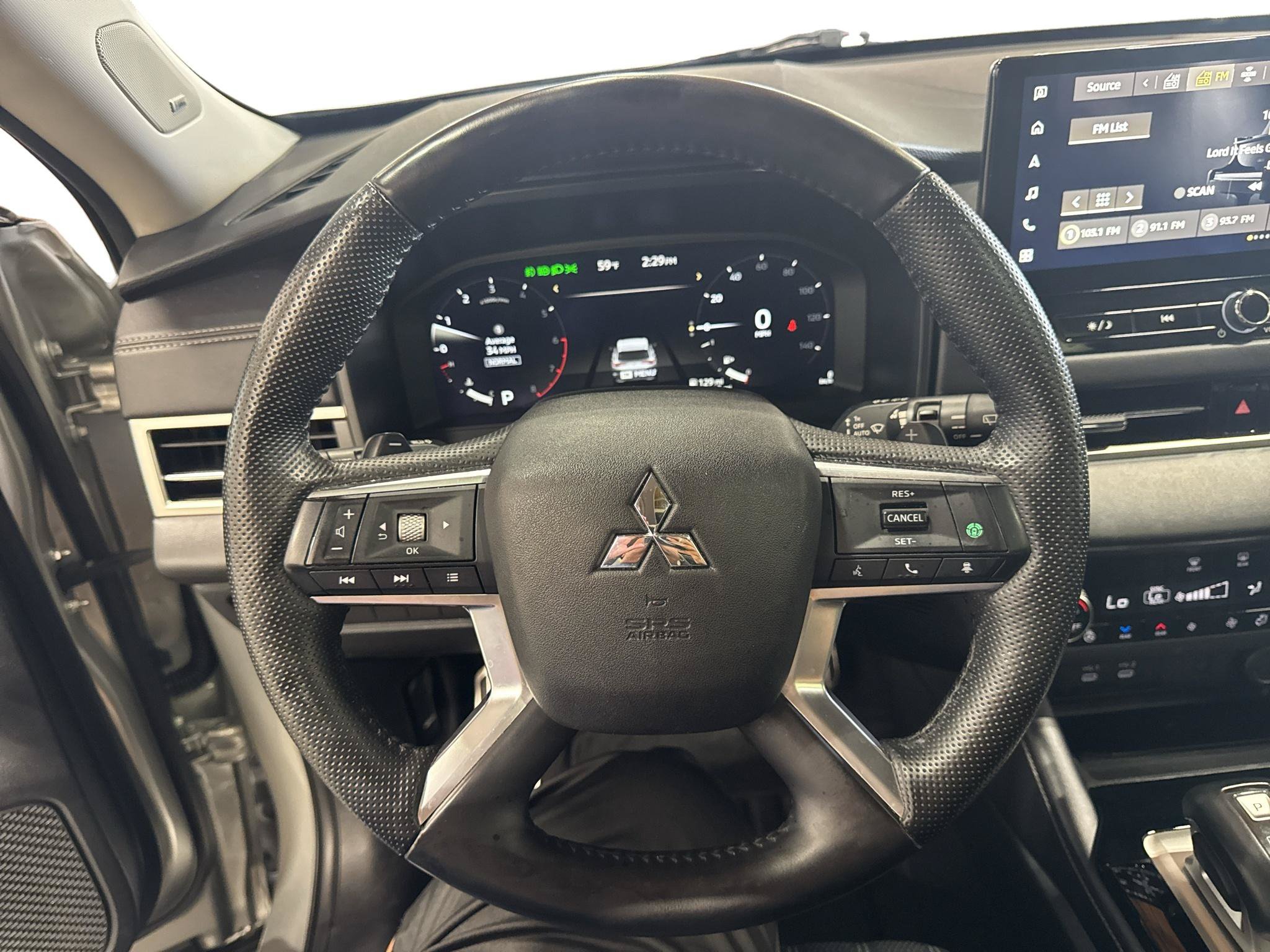 Used 2025 Mitsubishi Outlander SEL AWD/4WD image 12