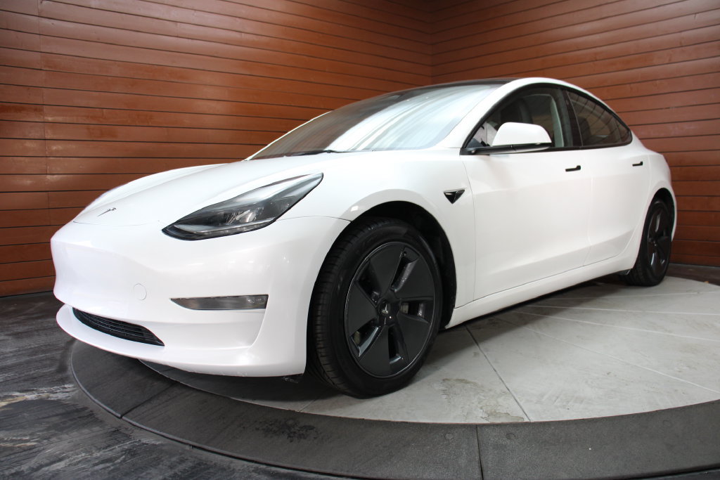 Used 2023 Tesla Model 3 Standard Range RWD image 4