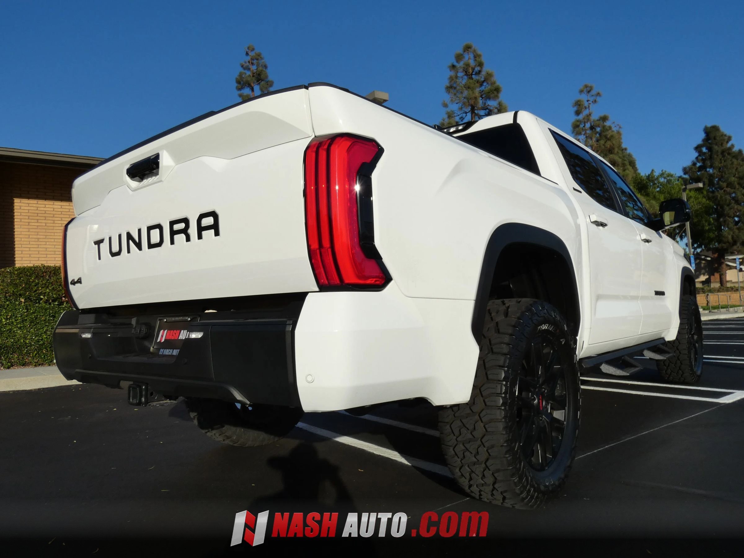 Used 2024 Toyota Tundra Limited AWD/4WD image 8