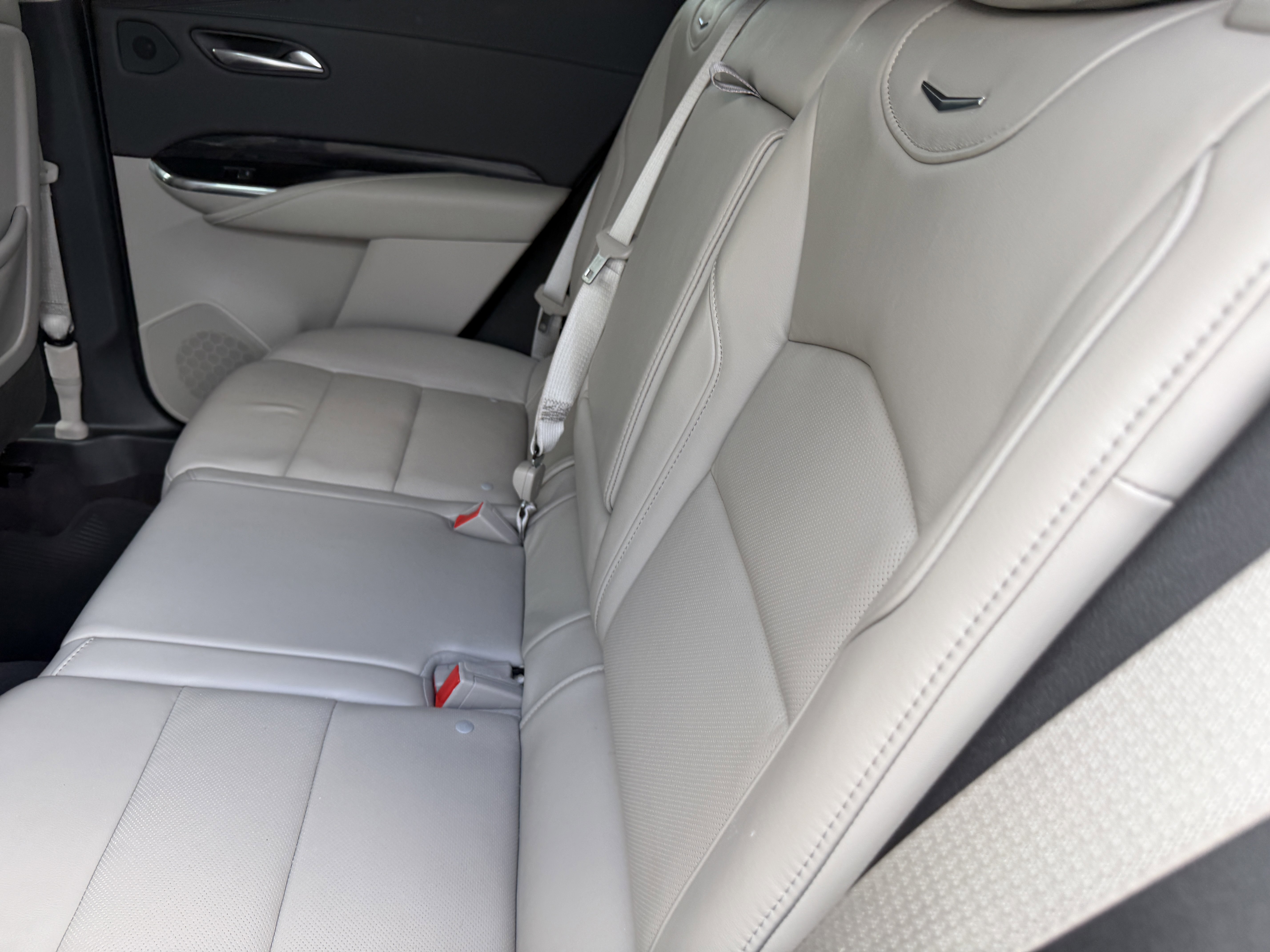 Used 2019 Cadillac XT4 Premium Luxury w/ Driver Assist Package image 17