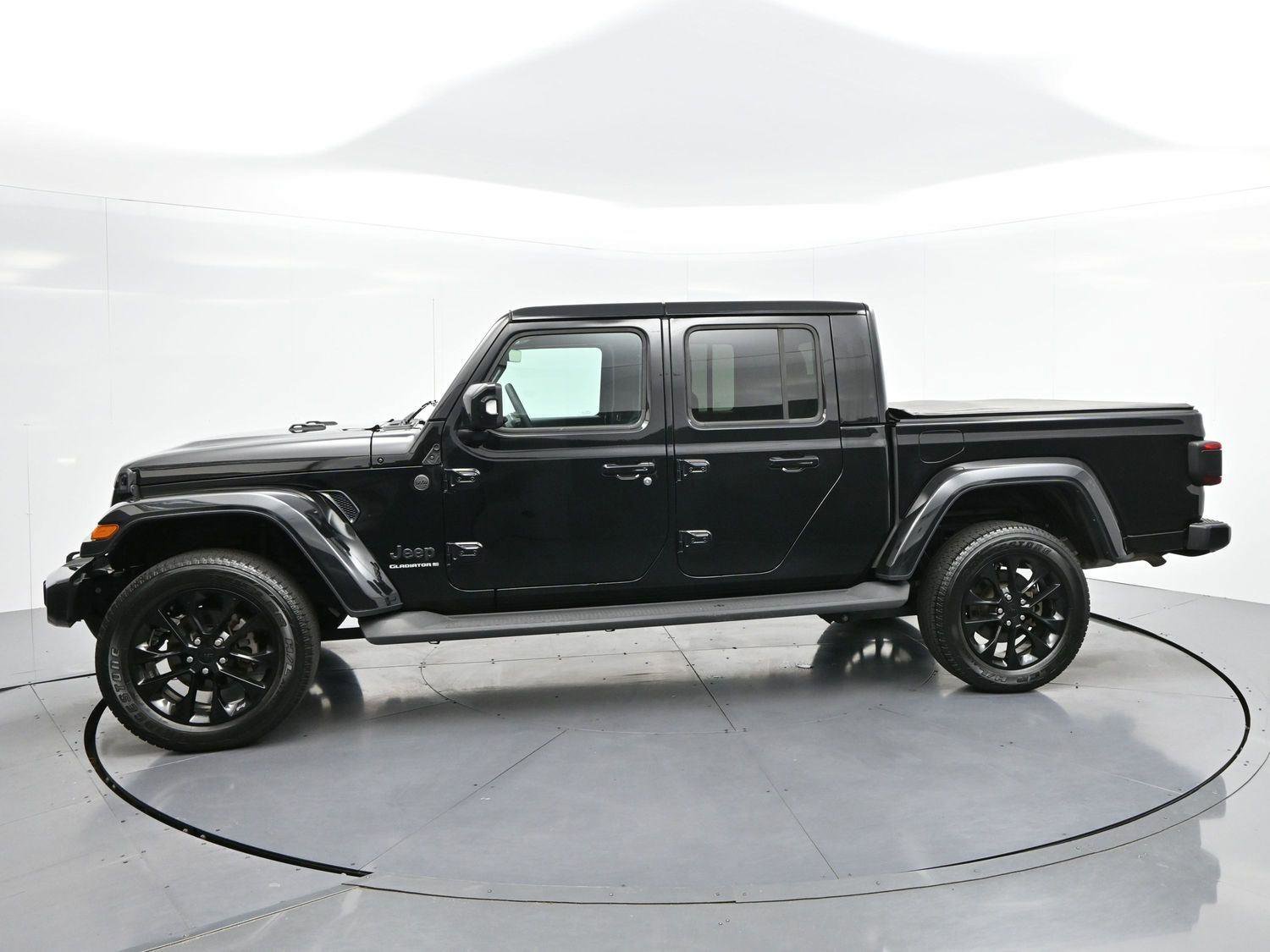 Used 2023 Jeep Gladiator Overland AWD/4WD image 4