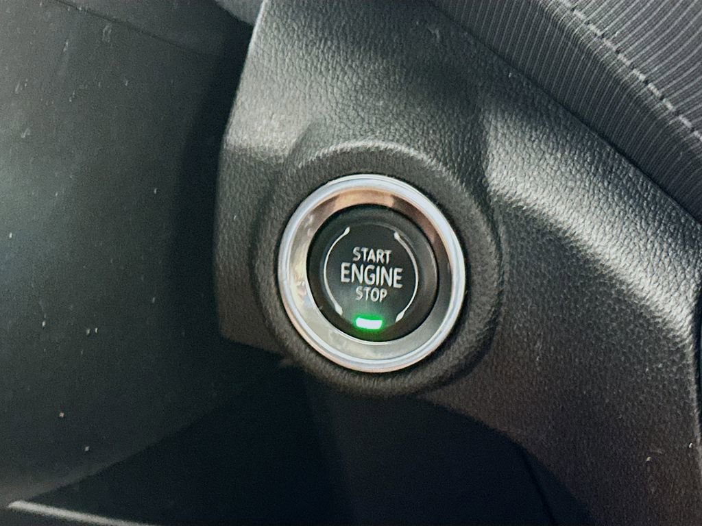 Used 2021 Chevrolet TrailBlazer LT w/ Premium Seating Package FWD image 21