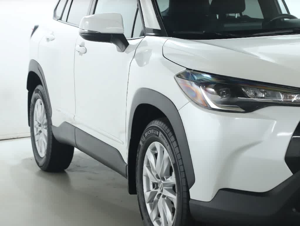 Certified 2024 Toyota Corolla Cross LE FWD image 8