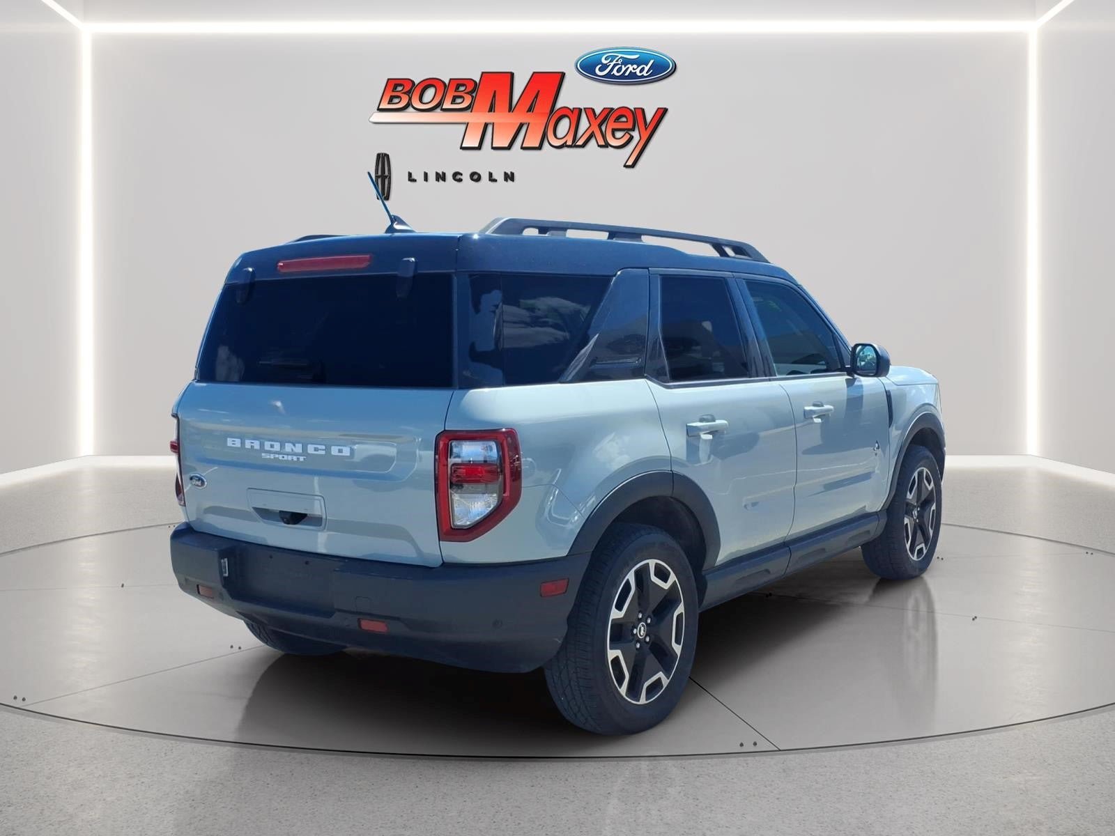 Used 2022 Ford Bronco Sport Outer Banks AWD/4WD image 4
