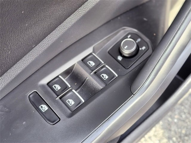 Used 2025 Volkswagen Jetta Sport image 17