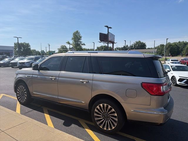 Used 2020 Lincoln Navigator L Reserve w/ Luxury Package AWD/4WD image 15