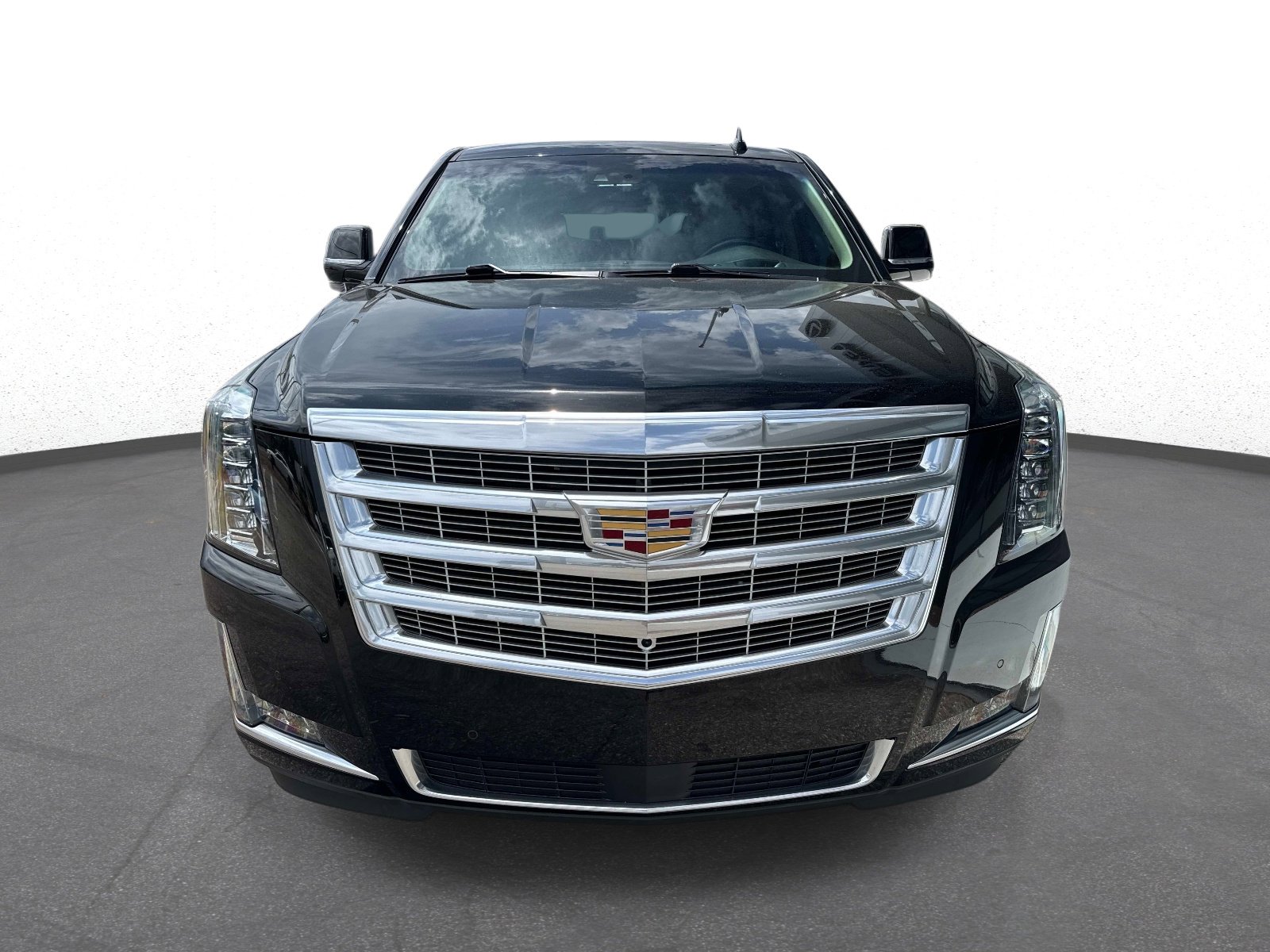 Used 2018 Cadillac Escalade Premium Luxury w/ LPO, Radiant Package RWD image 8