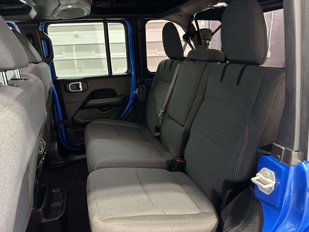 Used 2024 Jeep Wrangler Unlimited Sahara w/ Safety Group image 18
