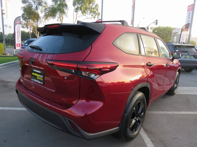 New 2025 Toyota Highlander XLE image 10