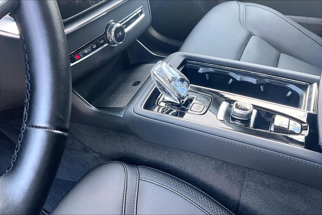 Certified 2026 Volvo XC90 B6 Plus AWD/4WD image 19