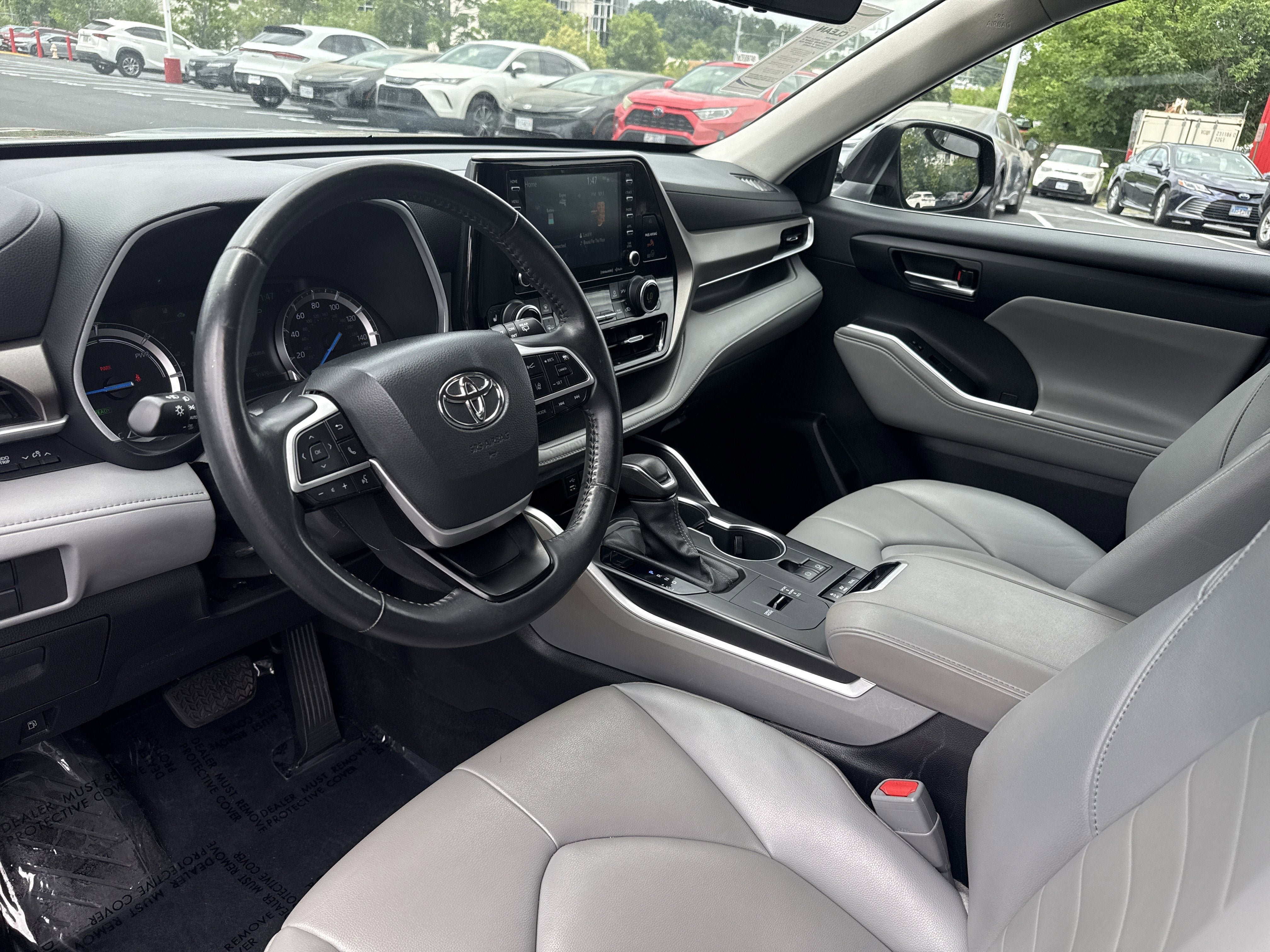 Used 2022 Toyota Highlander XLE AWD/4WD image 20
