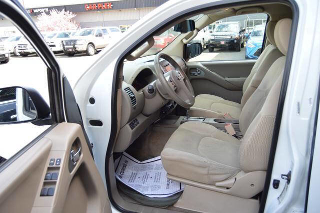 Used 2013 Nissan Frontier SV AWD/4WD image 34