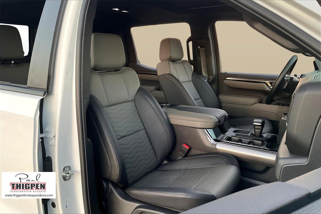 Used 2025 Chevrolet Silverado 2500 LT w/ Convenience Package image 7