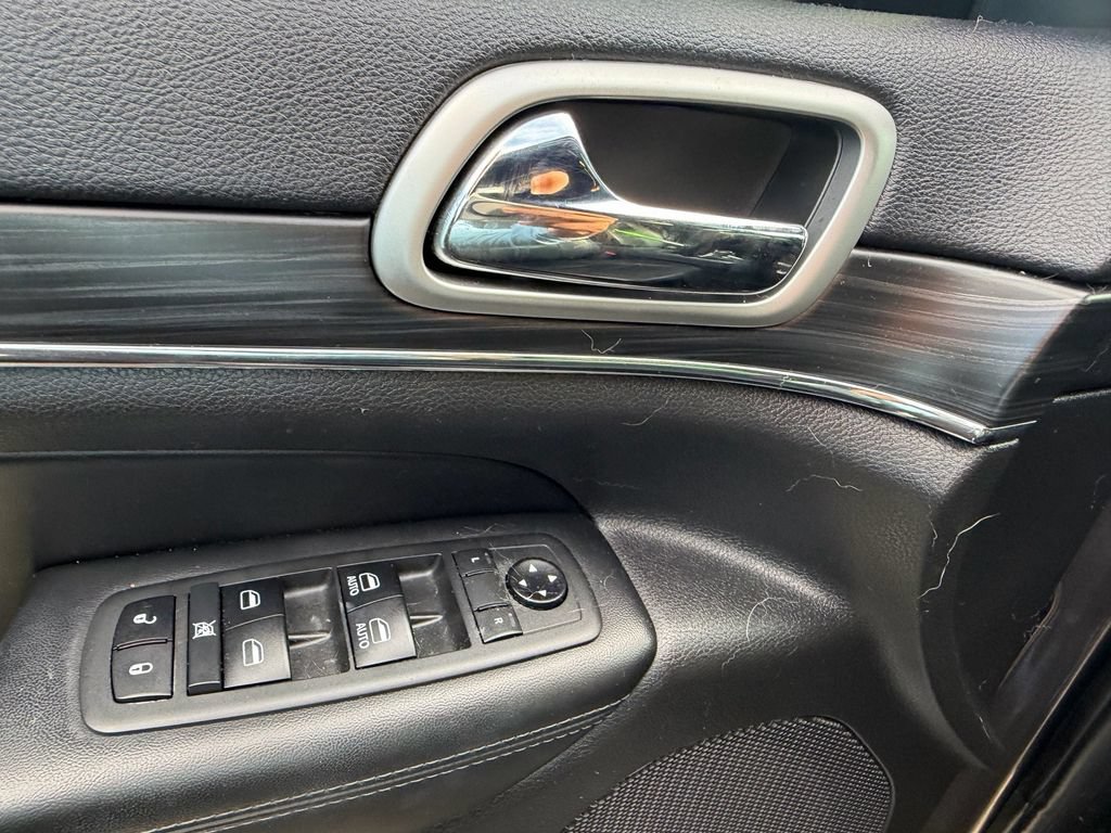 Used 2019 Jeep Grand Cherokee Limited RWD image 7