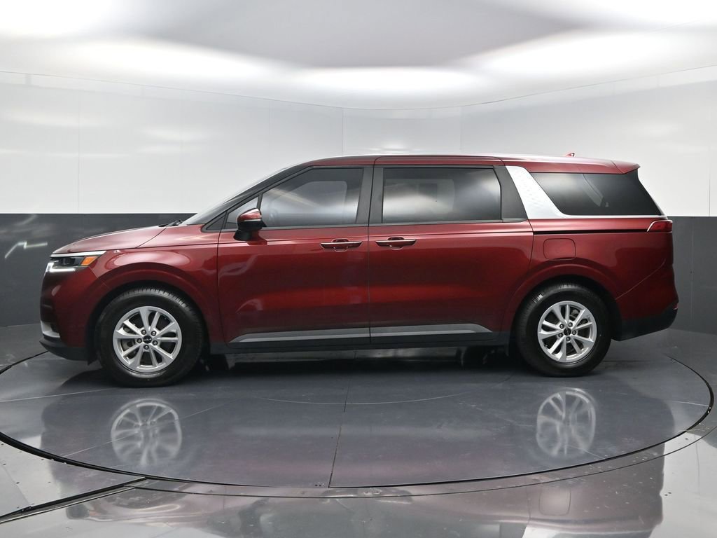 Used 2024 Kia Carnival LX image 3