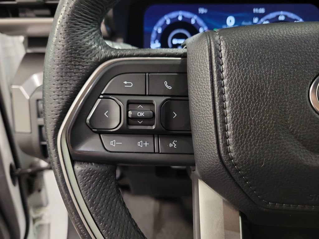 Used 2025 Toyota Tacoma TRD Off-Road AWD/4WD image 26