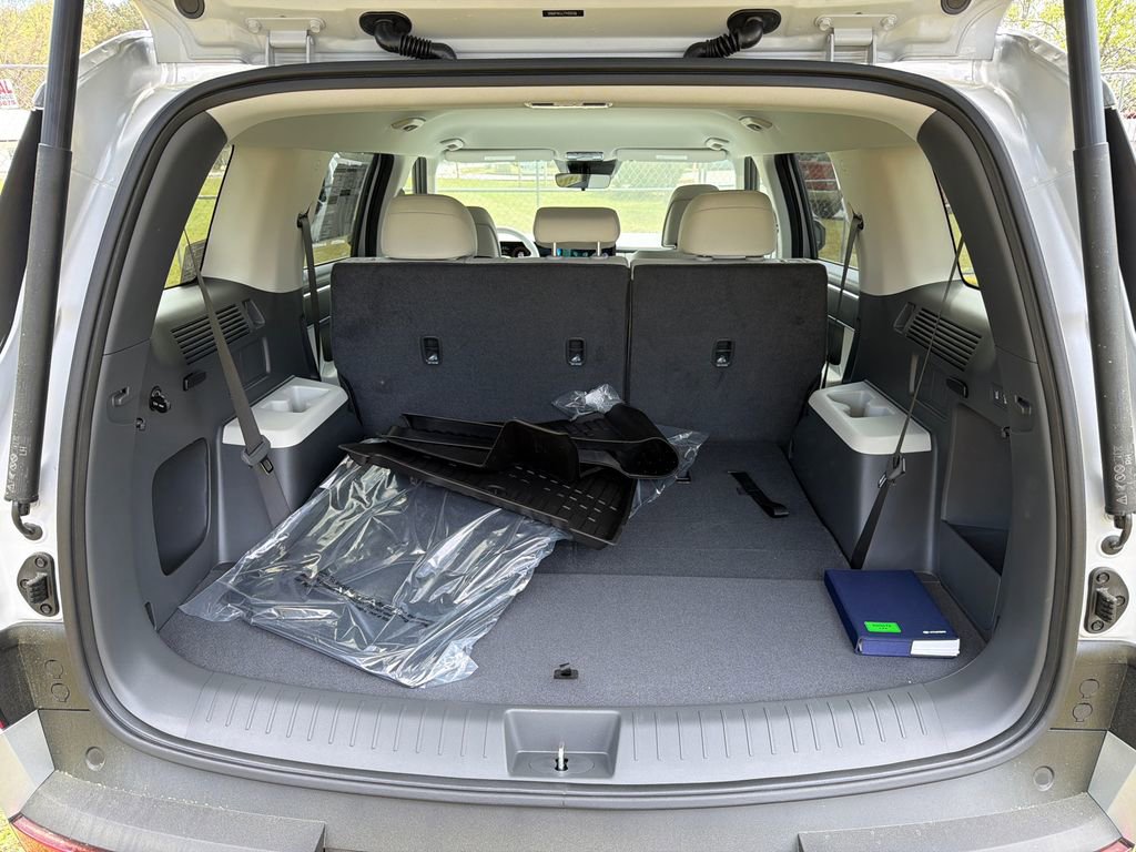 New 2026 Hyundai Santa Fe SE image 18